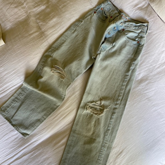 Levi’s Ribcage Straight Ankle Distressed - Picture 2 of 5